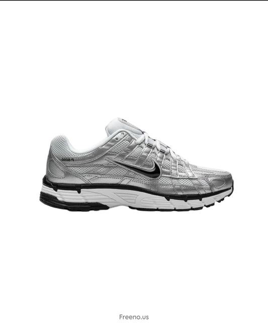 NIKE P-6000 TRAINER METALLIC BLACK TICK