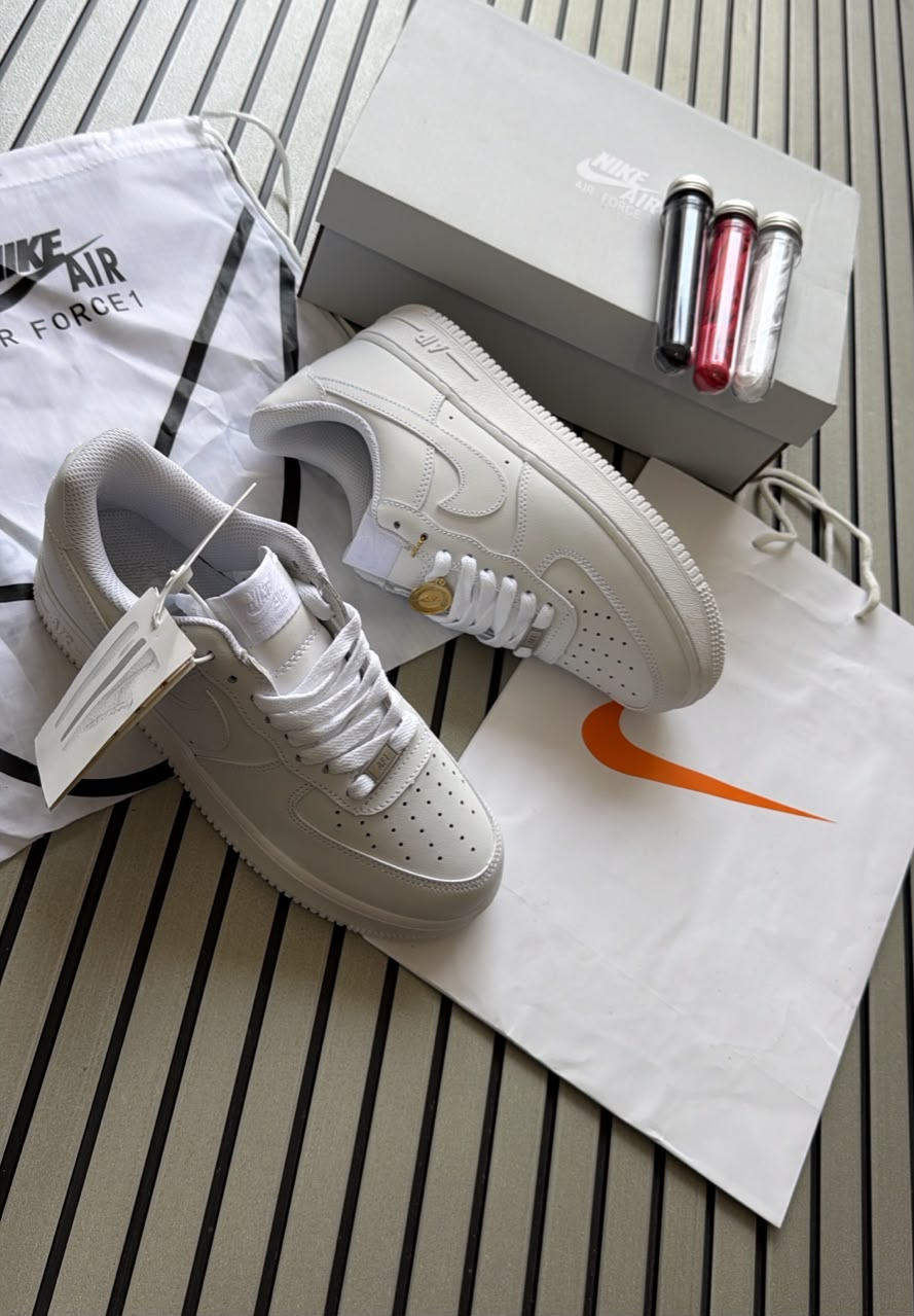 NIKE AIRFORCE OG